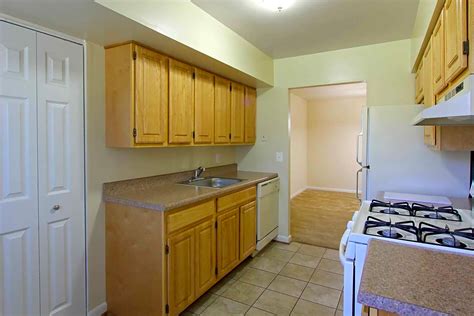 Fairfax Circle Villa Apartments - Fairfax, VA 22031