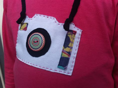 Camiseta cámara niña- Estela y Papel- Regalos creativos hechos a mano