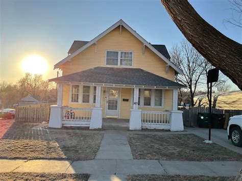 801 Avenue E, Dodge City, KS 67801 | Zillow