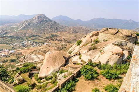 Gudibande Fort Trek and Trip to Isha Foundation @ INR 1299!