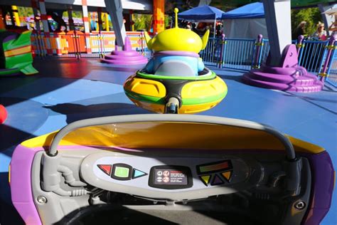 Alien Saucers Ride Utube 的图像结果