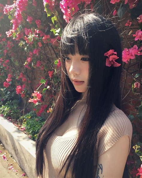 pretty girls⋆˚ 𝜗𝜚˚⋆ | Flowers 🌺 @halen.cute Cre: 猪仔煲捞面 | Instagram