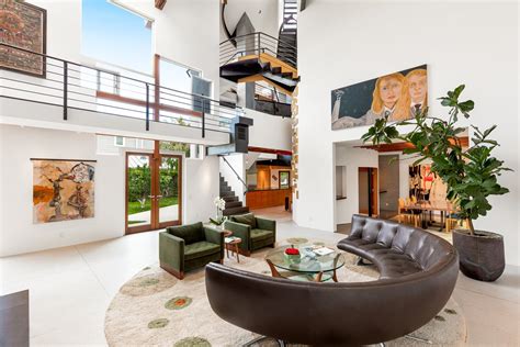 Photo 3 of 13 in Architectural Marvel in LA Listed for $11.995M, Owned ...