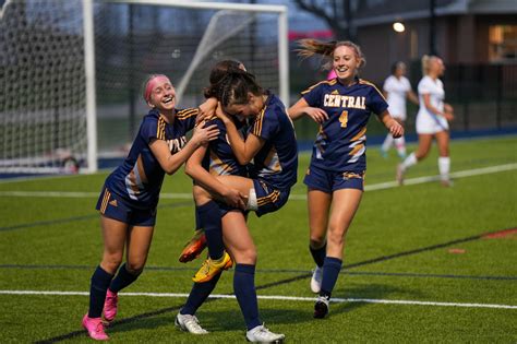 3 unanswered goals lifts P-Central girls soccer to comeback win over ...