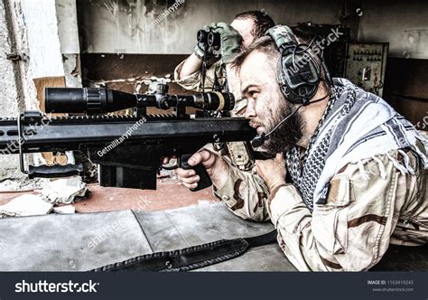 Navy Seal Sniper Team Armed 50 Foto de stock 1163419243 | Shutterstock