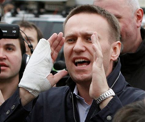 A lo KGB: Navalny murió “de un solo golpe” en el corazón - La Tercera