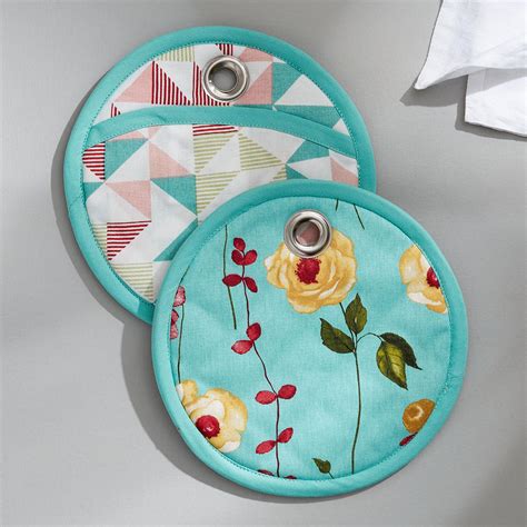 Buy Drake Set of 2 Cotton Pot Holders from Home Centre at just INR 299.0