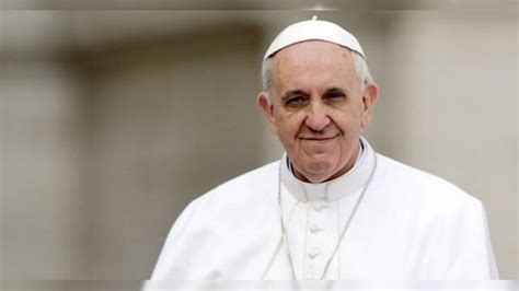 Papa Francisco celebra bautizo de hijos adoptivos de pareja gay