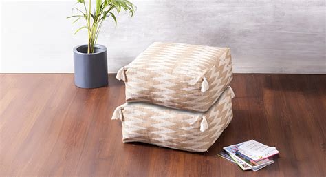 Tips to Choose the Right Poufs for Living Room – Nestroots