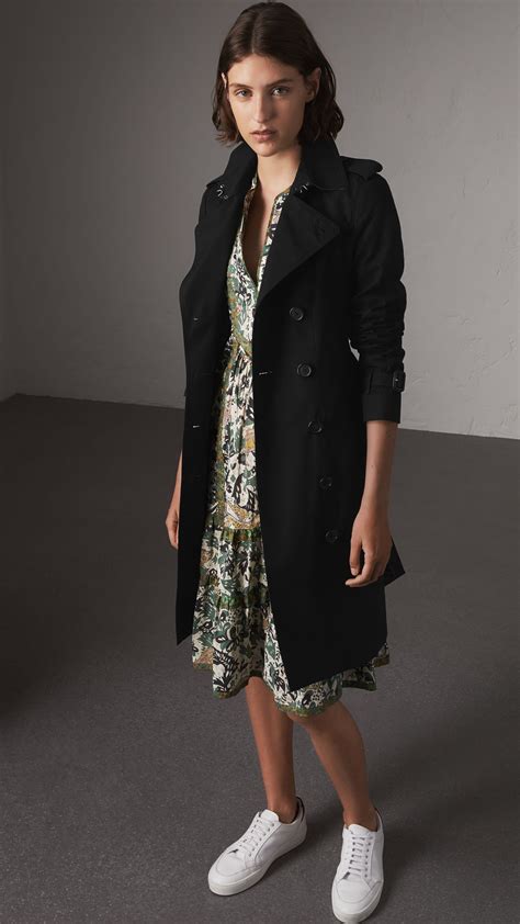 The Sandringham - Long Heritage Trench Coat in Black - Women | Burberry ...
