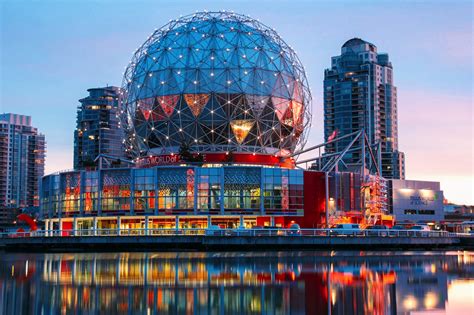 Tourist Attraction Buildings - where to go in vancouver