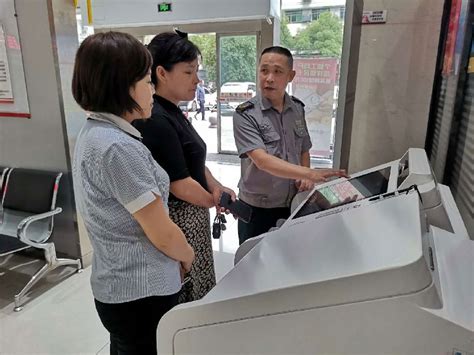 醴陵农商银行：首台智慧柜员机顺利上线-湖南省农村信用社联合社