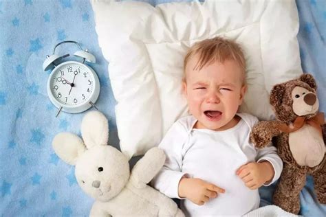 宝宝半夜不睡、一放就醒、频繁夜哭? 这6点是主要原因!