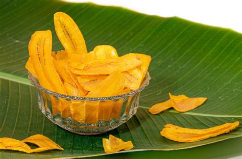 Healthy Baked Banana Chips | Banana chips, Plantain chips, Healthy baking