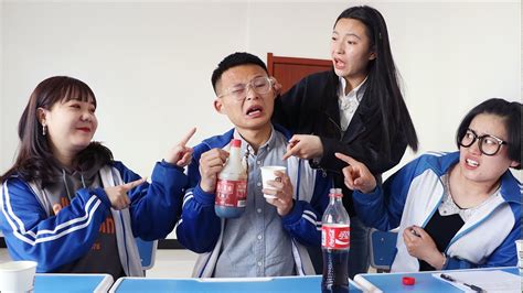 【油糕视频】老师偷喝学生可乐，学生整蛊老师把可乐换成酱油，没想学霸哭了！ - YouTube