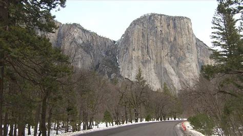 2 killed in rockslide at entrance to Yosemite National Park