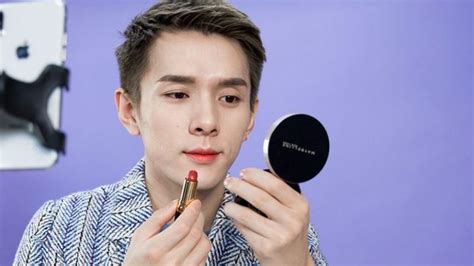 Li Jiaqi, China's 'Lipstick Brother' Sells $1.9 Billion Goods In One Day