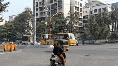 Absence of traffic cops at signals in Maharashtra's Kharghar leads to ...