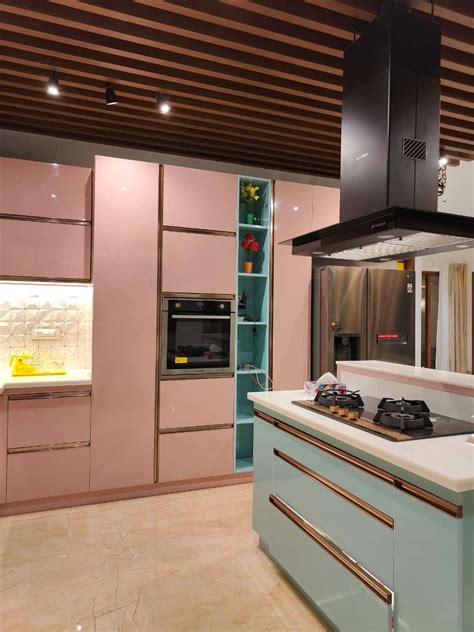 5 bedroom 3,000 sqft interior design by Inddecore Interio in Chalakudy ...