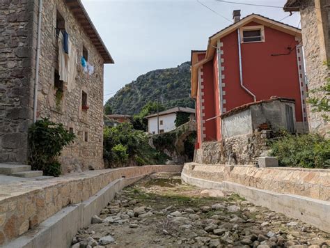 La restauración fluvial del arroyo de La Ría, en Carreña de Cabrales ...