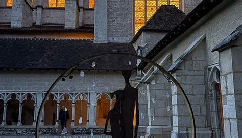 LE CLOÎTRE DE LA CATHÉDRALE SAINT-VINCENT - All You Need to Know BEFORE ...