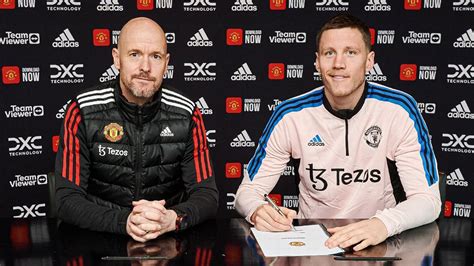 Man United sign striker Wout Weghorst on loan from Burnley - ESPN