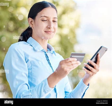Woman using online banking hi-res stock photography and images - Alamy