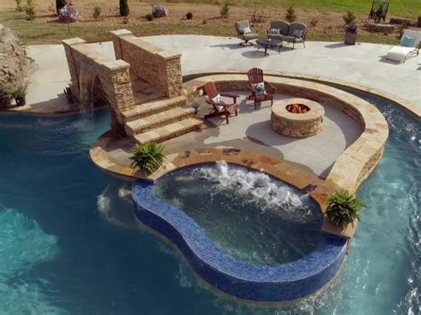 River Pool 的图像结果