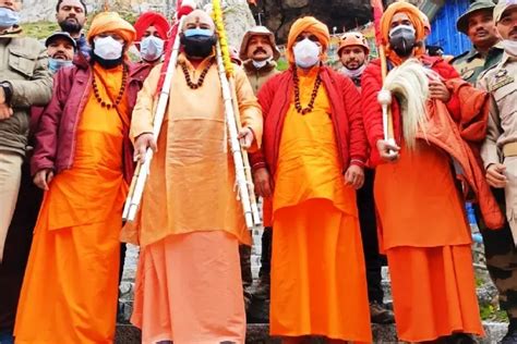 'Chhari Mubarak' leaves for Sheshnaag; marks culmination of Amarnath Yatra