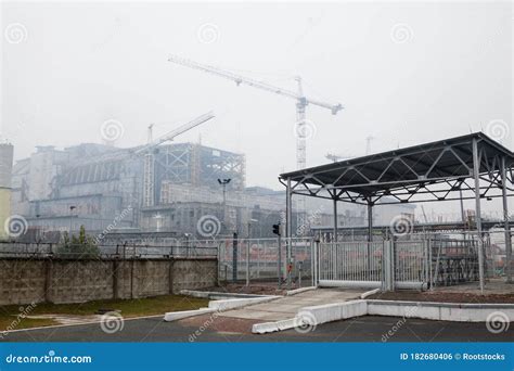 Construction Of New Safe Confinement At Chernobyl Editorial Photo ...