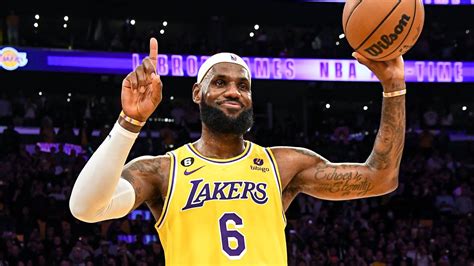 A crown all his own: LeBron James gets NBA's all-time scoring mark his ...