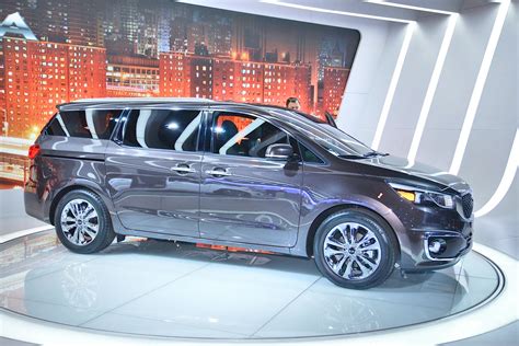 2015 Kia Sedona Looks Ready to Take on the Town & Country [Live Photos ...