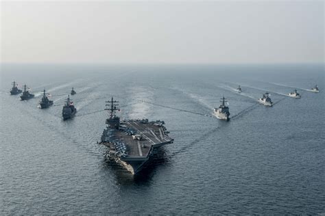 美航母战斗群与韩军舰编队巡航黄海高清照_网易军事