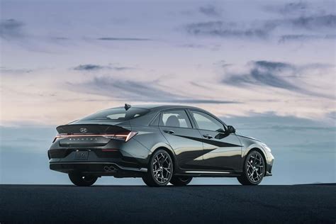 Discover the Benefits of the Hyundai Elantra | Country Hyundai