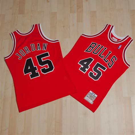Chicago Bulls Michael Jordan 1994-95 Road 45 Authentic Jersey By ...