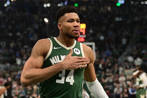 Top 25 NBA Players 2024-25: No. 3 - Giannis Antetokounmpo - Last Word ...