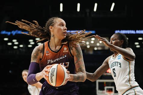 WNBA: Brittney Griner dunks in blowout Phoenix Mercury win vs. Liberty ...