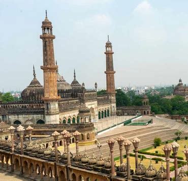 Lucknavi Local People 的图像结果