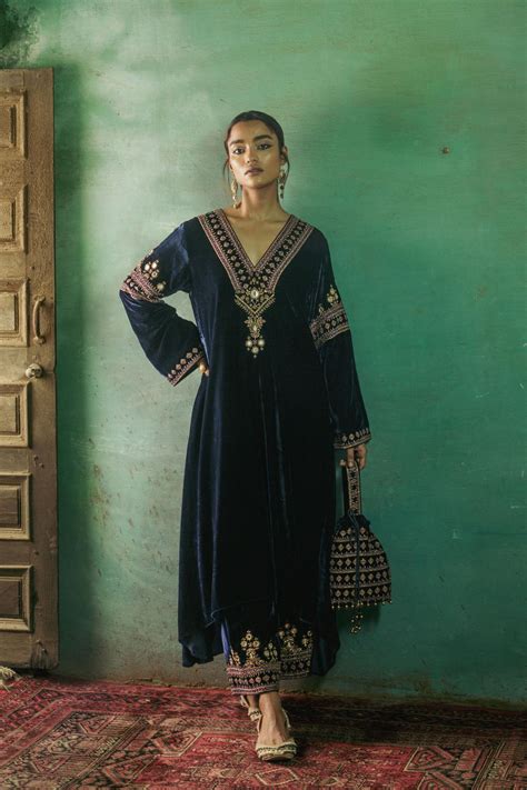 Khwaab Zardozi Embroidered Kurta Set-RTS – Sureena Chowdhri