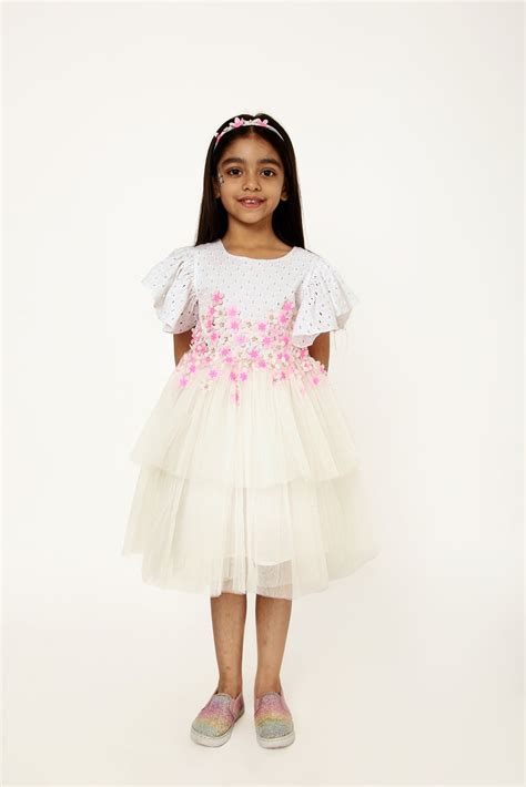 White Bubblegum Dress – A Little Fable