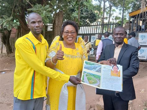 Mama FM - The Voice To Listen To