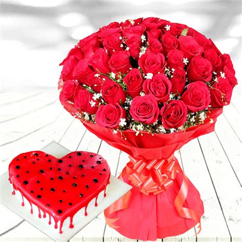 Buy Red Roses With Heart Shape Online at Best Price | Od