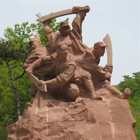 八路军红军战士冲锋号雕塑 - 方圳玻璃钢