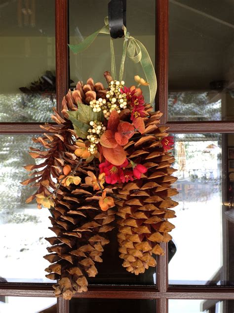 Using Pine Cones Christmas Decorations Really Easy Pine Cone DIY