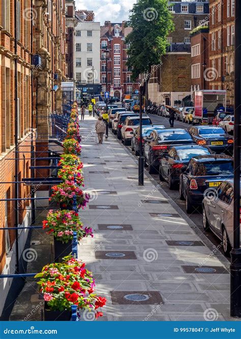 Baker Street in London editorial photography. Image of fashioned - 99578047