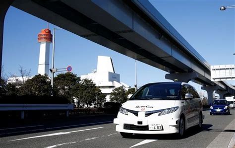 Japan Changing Laws To Allow Drivers Of Autonomous Cars To Eat, Read ...