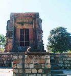 Shiv Mandir, Pali Raiyatwari Village, Malthone Tehsil, Sagar District ...