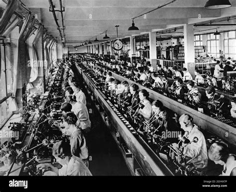 German factory 1930s hi-res stock photography and images - Alamy