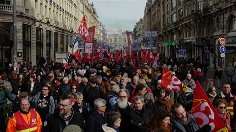 French Protesters Rally in Last Angry Push Before Pension Bill Vote - The New York Times