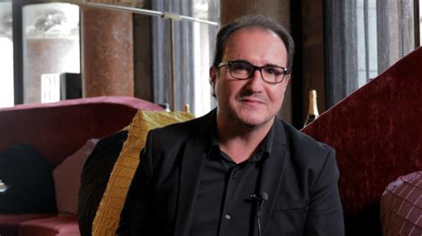 “Somos como hojas en el árbol, estamos a punto de caer”